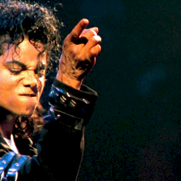 Michael Jackson lidera lucros entre artistas falecidos com US$ 105 mi