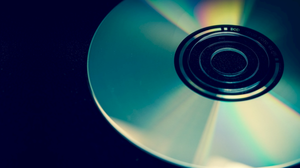 Streaming perde espaço: Vinil e CD viram investimento de luxo