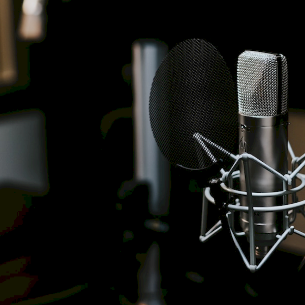 Os podcasts agora são mais populares que os programas de rádio com debates nos EUA