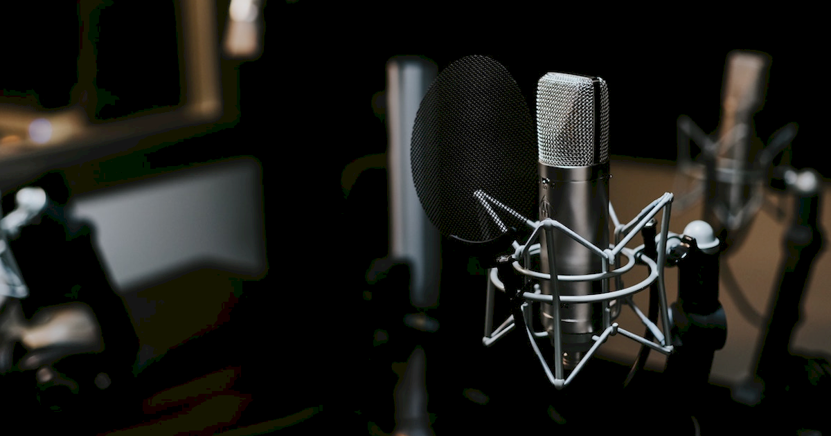 Os podcasts agora são mais populares que os programas de rádio com debates nos EUA