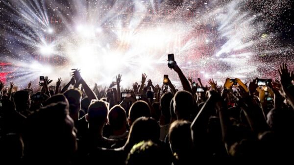 Plataforma transmite mais de 50 shows por semana em 2026